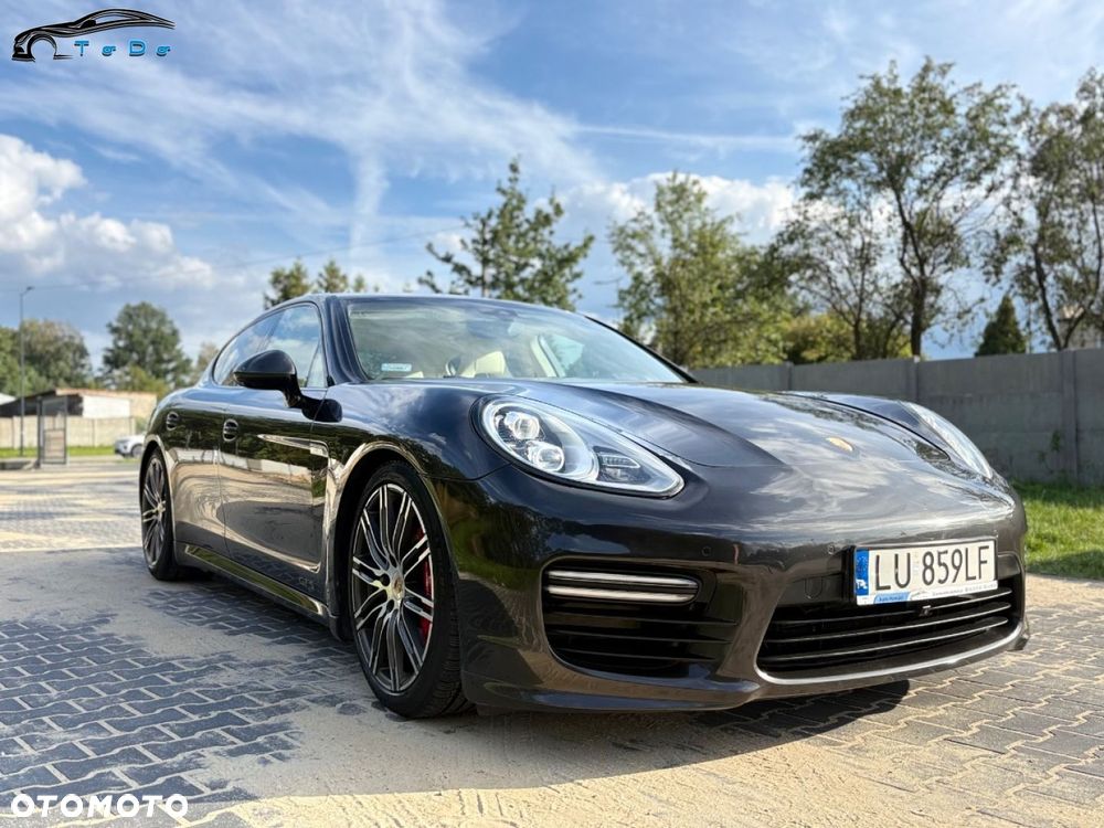 Porsche Panamera GTS PDK - 4
