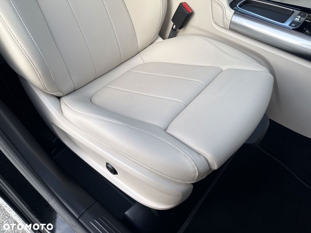 Mercedes-Benz GLA 200 d 4-Matic Progressive 8G-DCT - 24