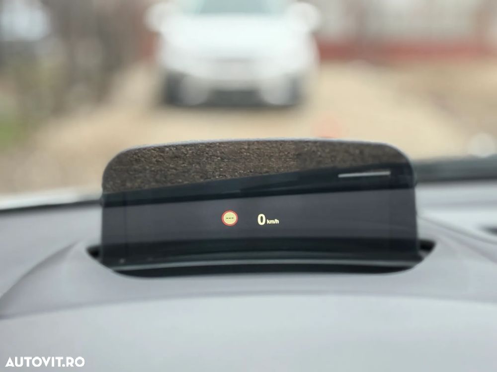 BMW Seria 2 218d - 24