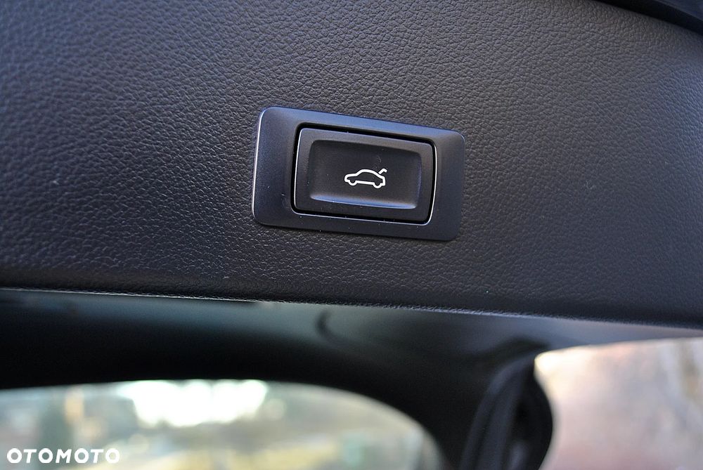 Audi A6 Avant 2.0 TDI Ultra S tronic - 9