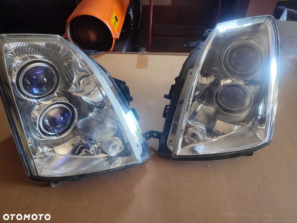 Cadillac STS reflektory przednie xenon para europa 2005-12 - 1
