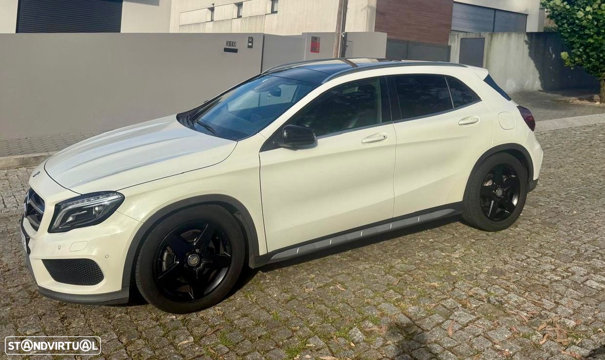 Mercedes-Benz GLA 220 CDi AMG Line 4-Matic - 12