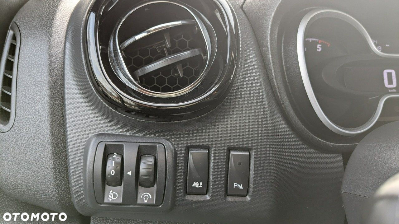 Opel Vivaro - 24