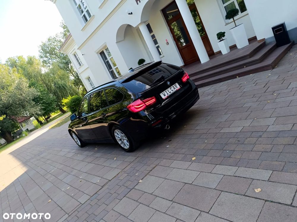 BMW Seria 3 318d Touring - 18