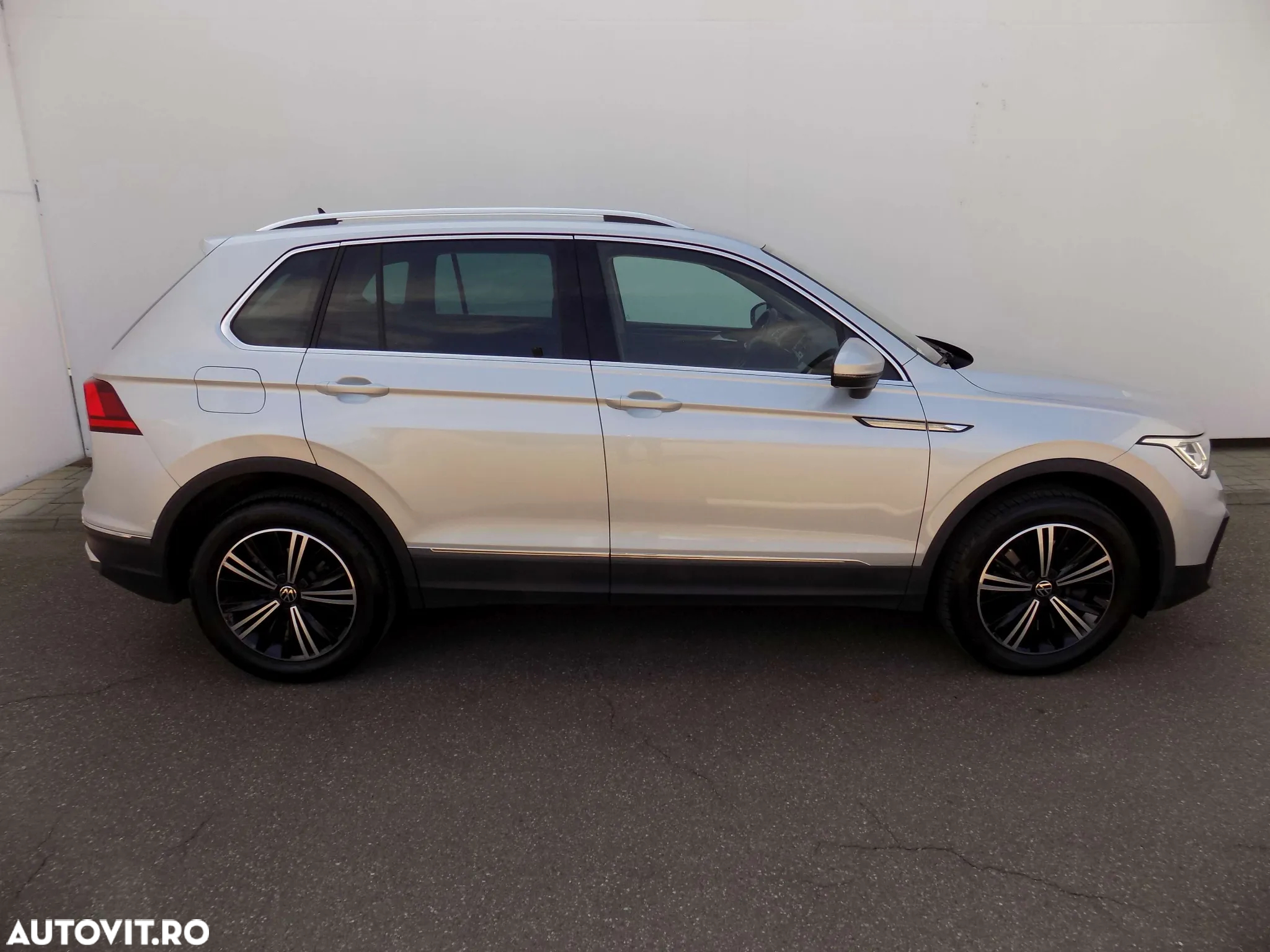 Volkswagen Tiguan 2.0 TDI SCR DSG 4Motion Elegance - 6