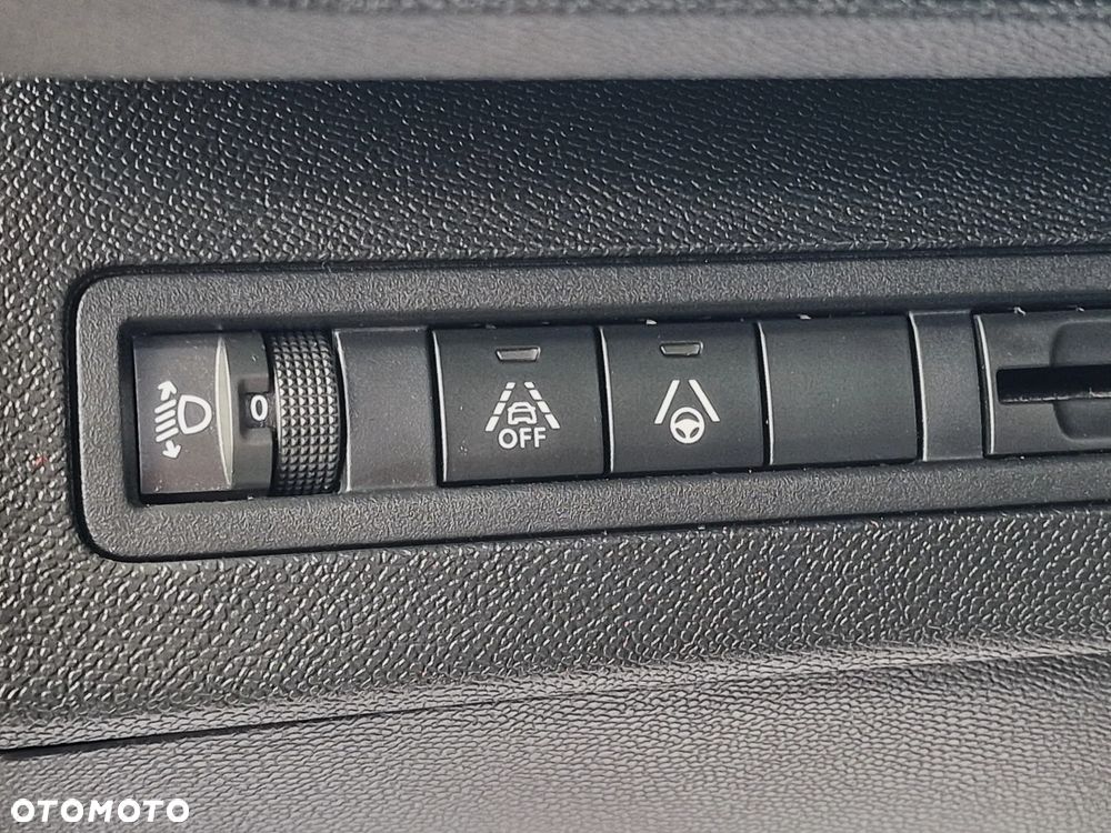 Peugeot 3008 BlueHDi 130 Stop & Start EAT8 Allure - 21