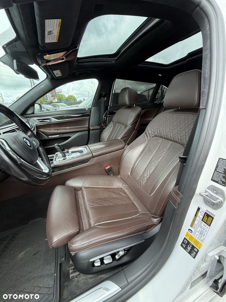 BMW Seria 7 - 8