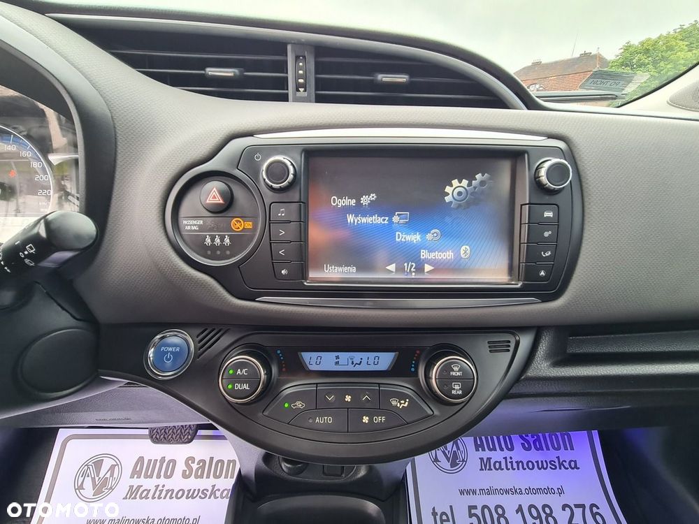 Toyota Yaris Hybrid 100 Life - 17