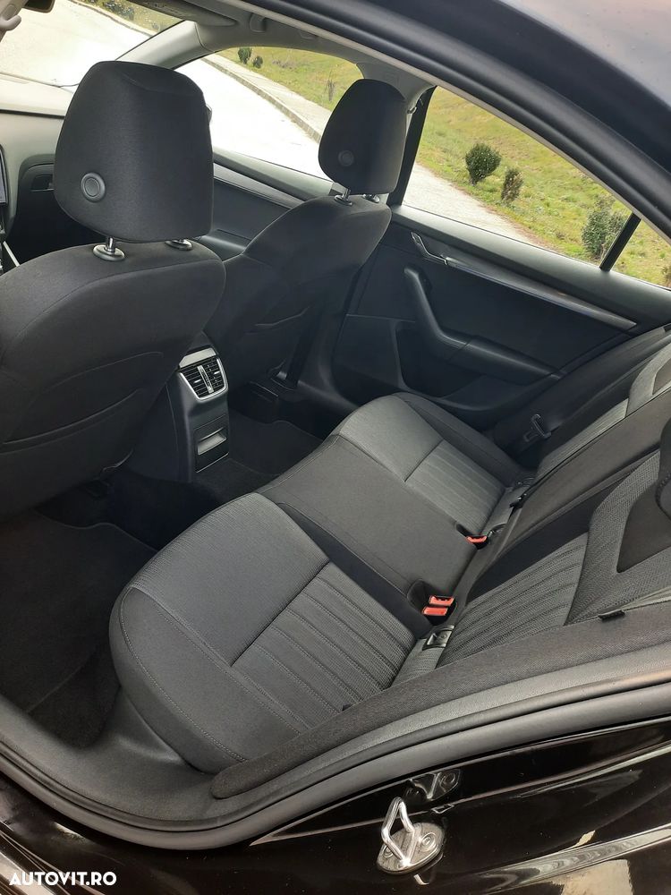 Skoda Octavia 1.5 TSI ACT DSG Style - 6