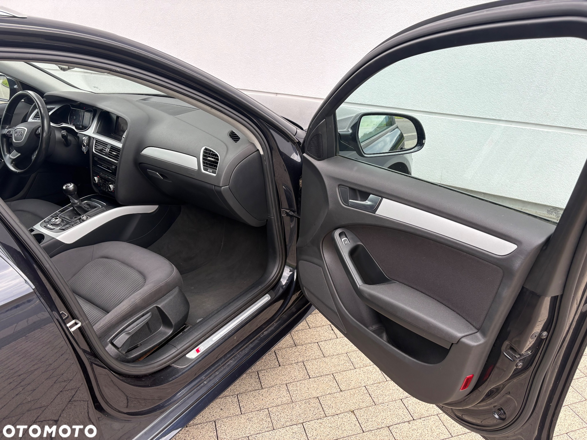 Audi A4 Avant 2.0 TDI DPF clean diesel S line Sportpaket - 23