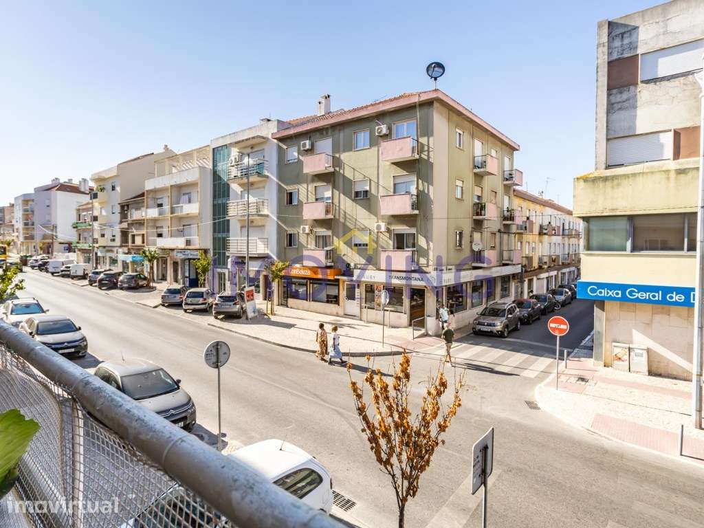 T2 1º andar no centro da Baixa da Banheira - Grande imagem: 2/30
