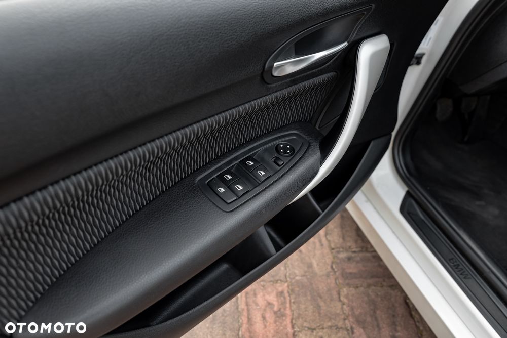 BMW Seria 1 116i Sport Line - 20