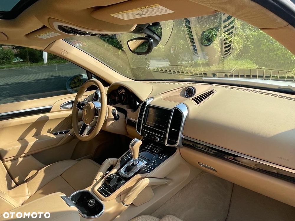 Porsche Cayenne - 20