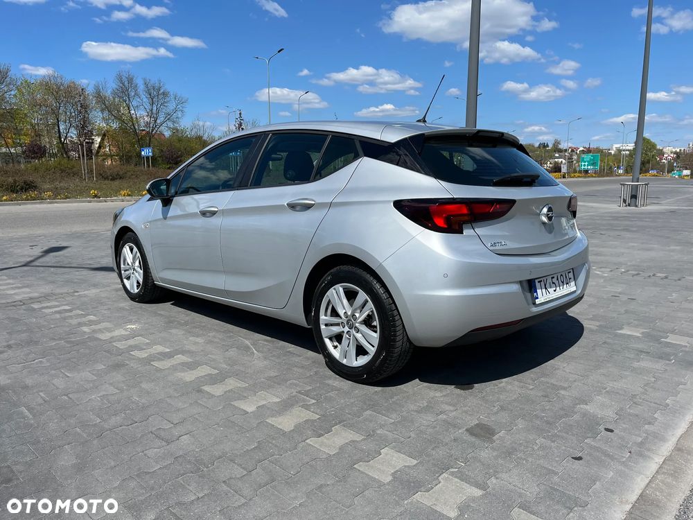 Opel Astra 1.2 T Elegance S&S - 4