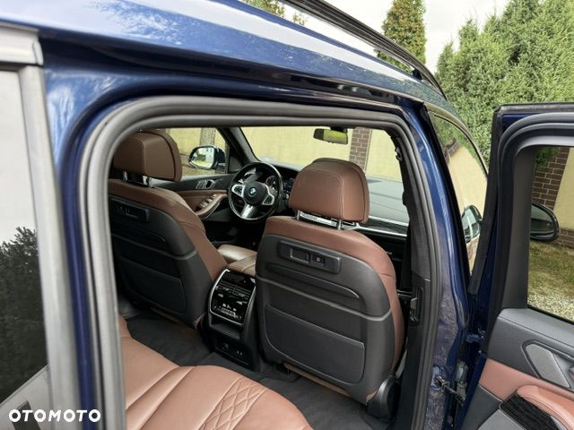 BMW X7 - 28