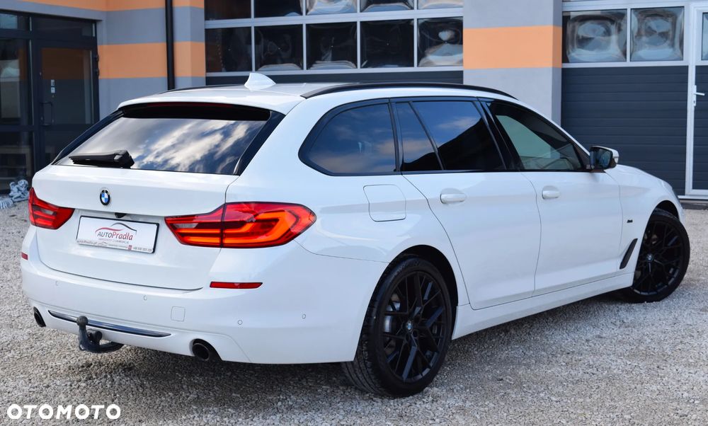 BMW Seria 5 525d Touring Sport Line - 12