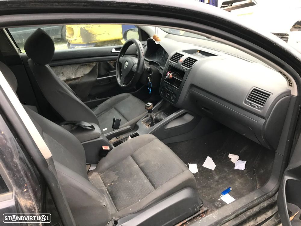 Volkswagen Golf V 1.4 16V 3P 2004 - Para Peças - 8