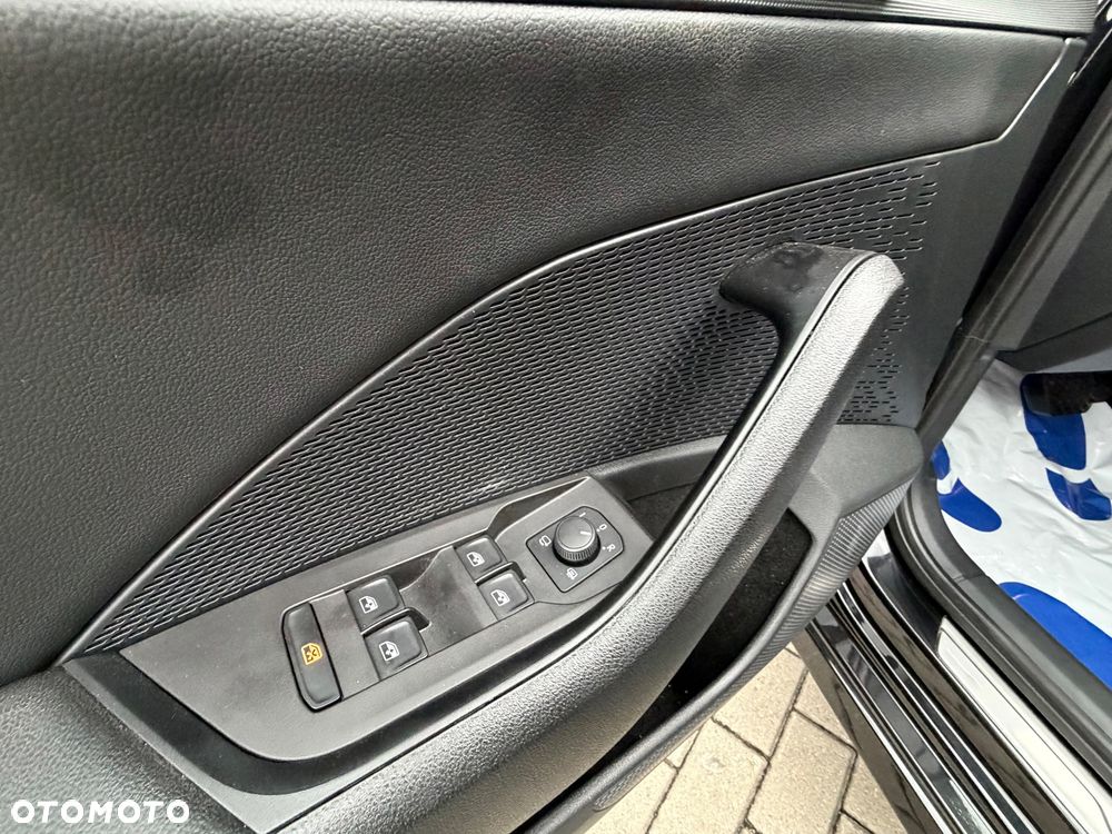 Skoda Octavia 2.0 TDI Sportline DSG - 28