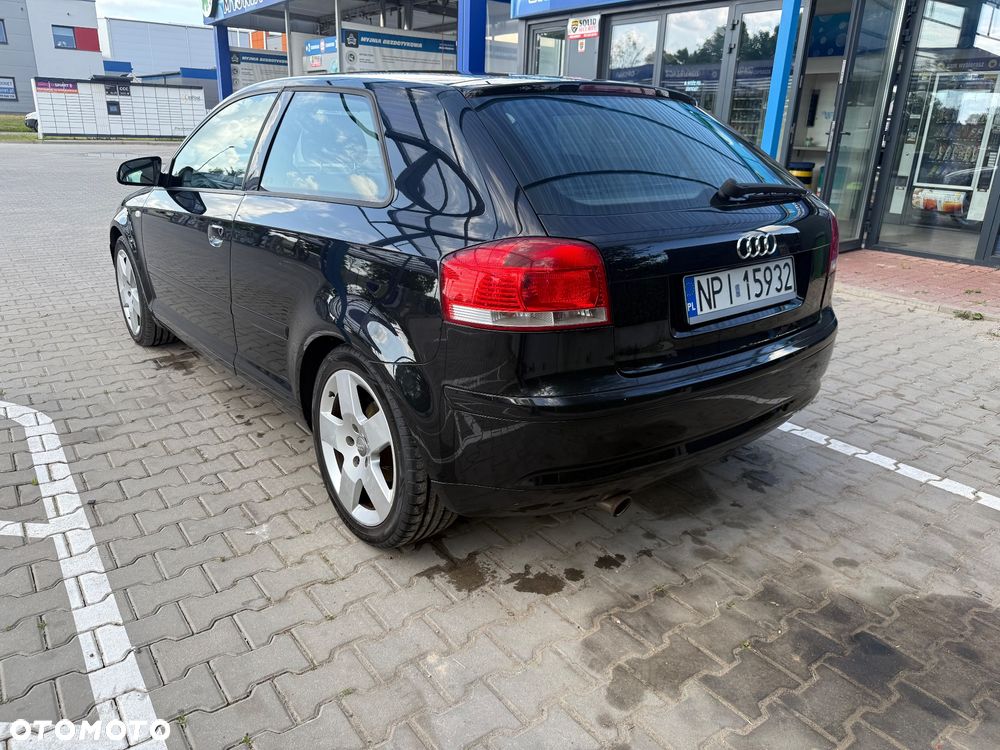 Audi A3 3-drzwiowe 1.6 FSI Ambition - 5