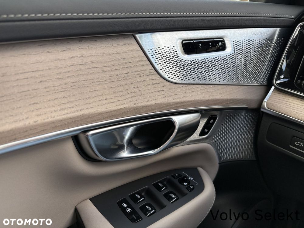 Volvo XC 90 - 22