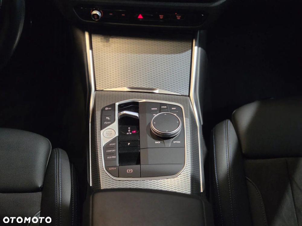 BMW Seria 3 318i M Sport - 15