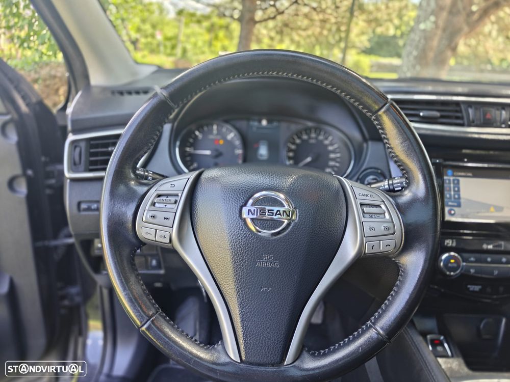 Nissan Qashqai 1.5 dCi N-Connecta 18 - 28