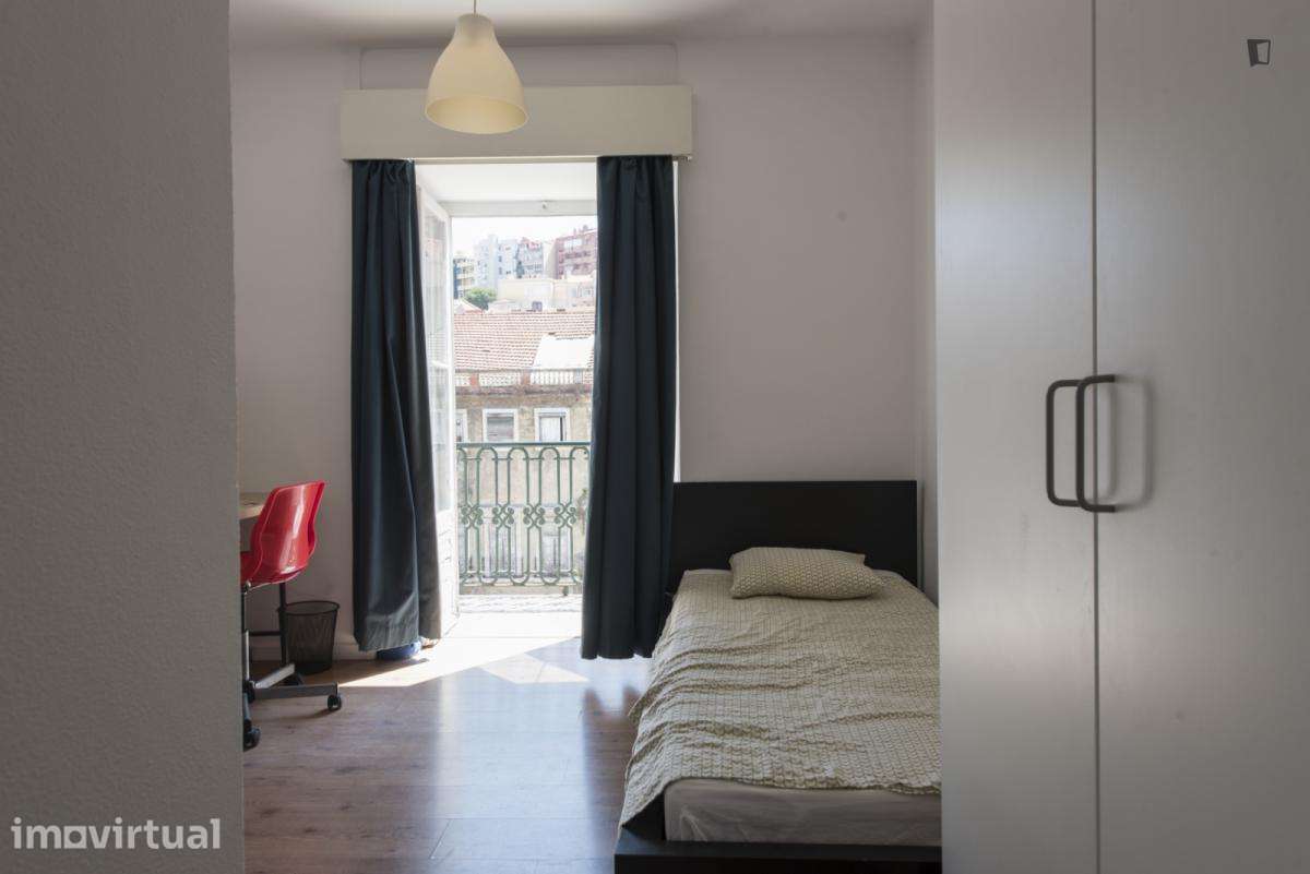 Quarto - localizado em Intendente Lisbon - Grande imagem: 2/22
