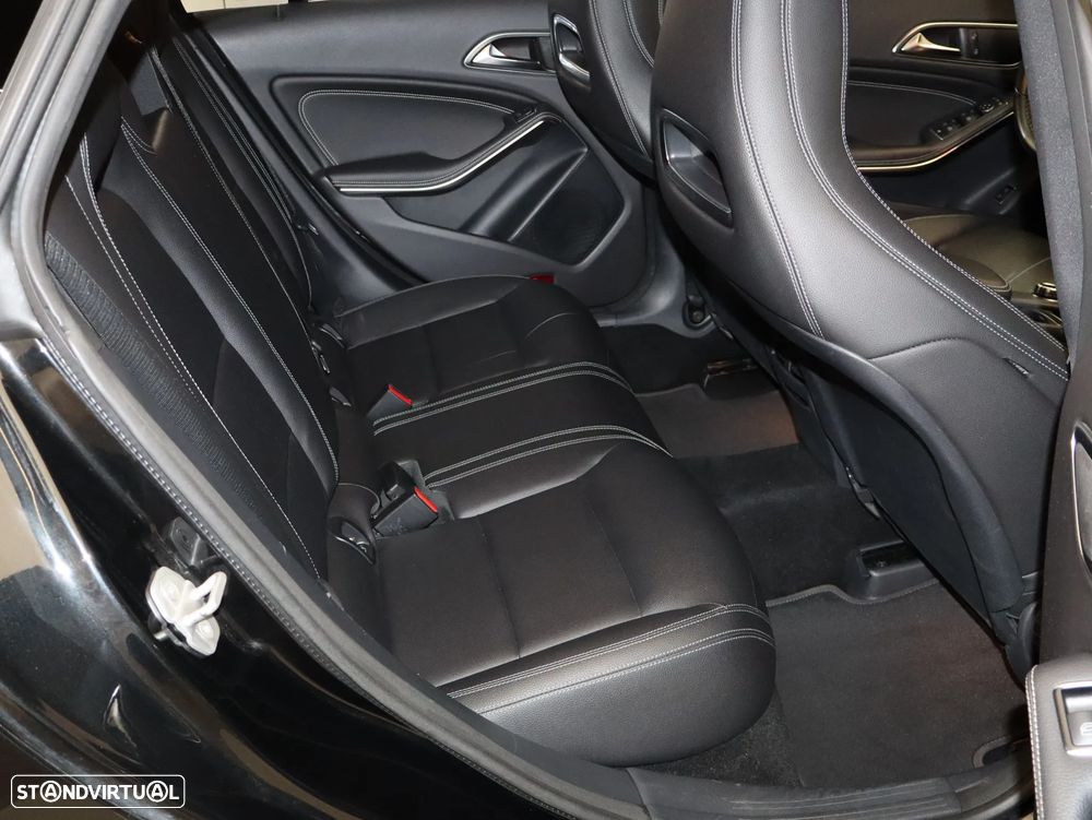 Mercedes-Benz CLA 200 d 7G-DCT Urban - 14