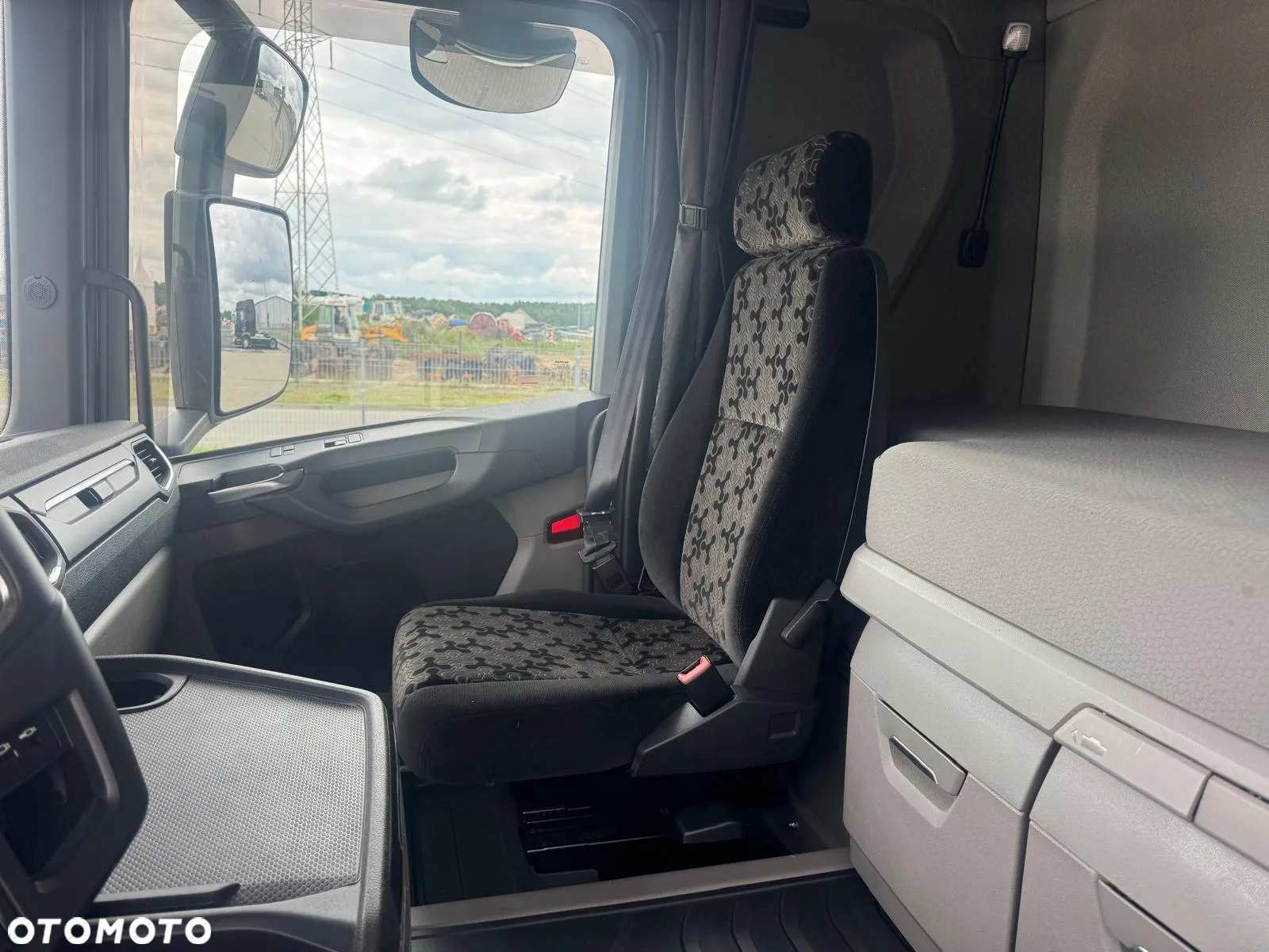 Scania R450/Full LEDY/ KLIMA STACJONARNA/ NAVI/ DWA ŁÓŻKA/ BAKI 1200L - 19