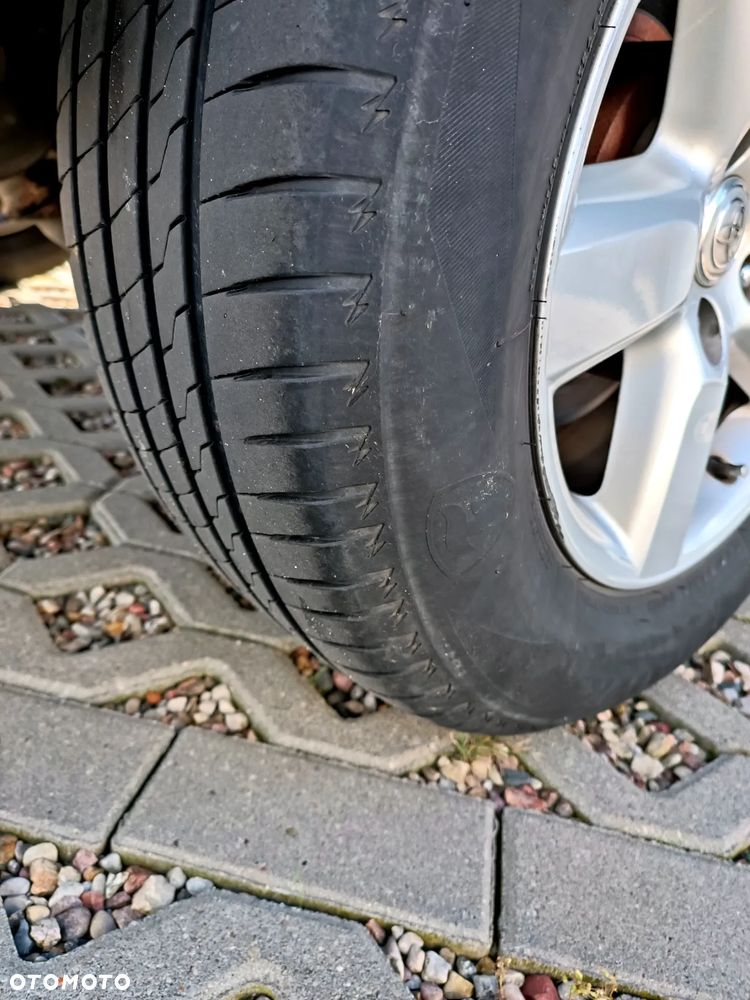 Toyota RAV4 2.0 D-4D 4x4 - 18