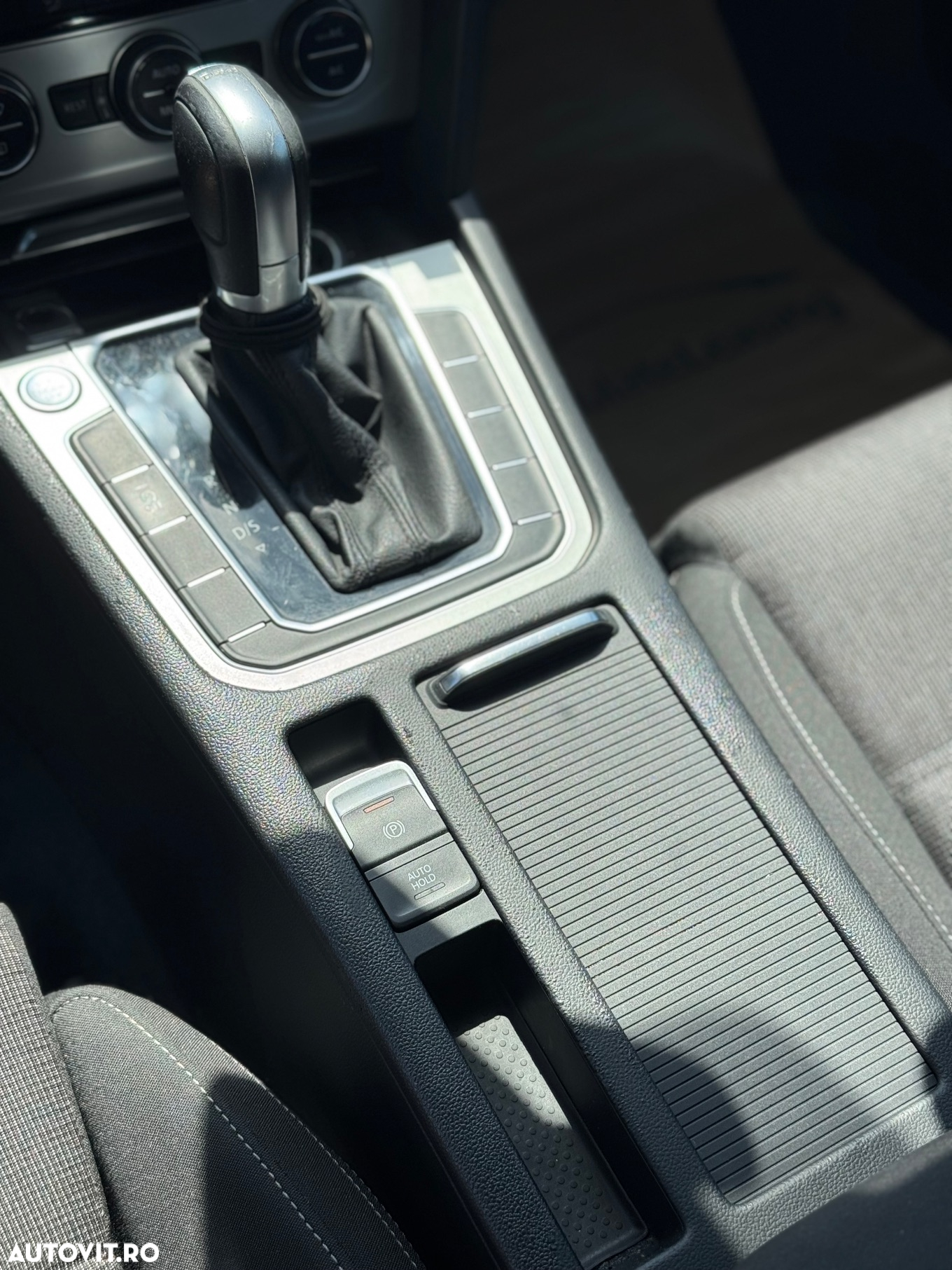 Volkswagen Passat 2.0 TDI DSG Comfortline - 10