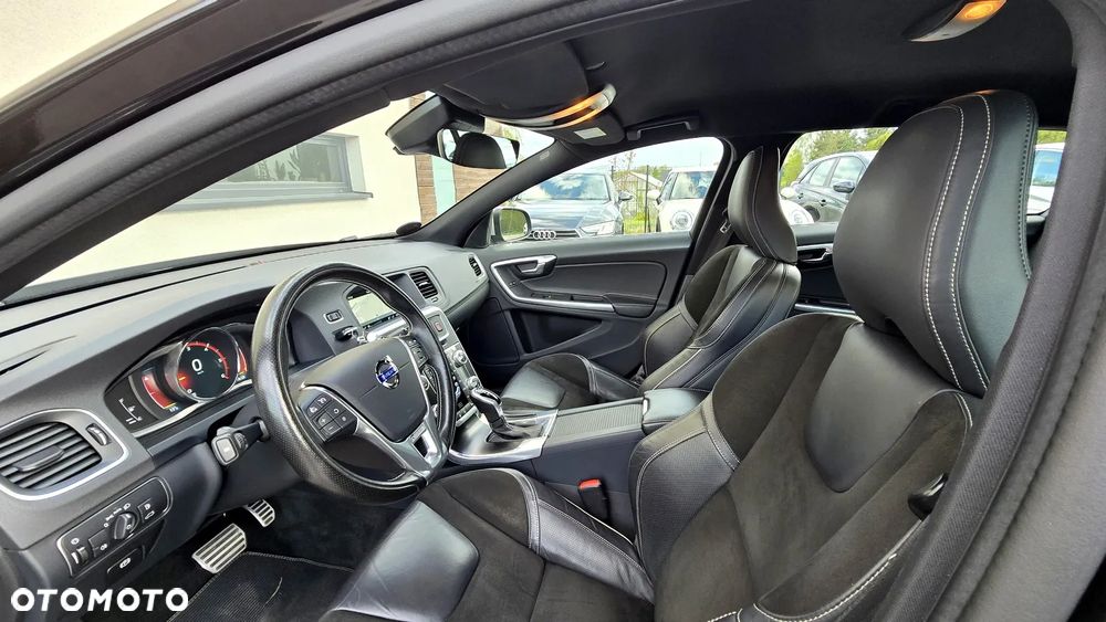 Volvo V60 D4 Geartronic RDesign - 19