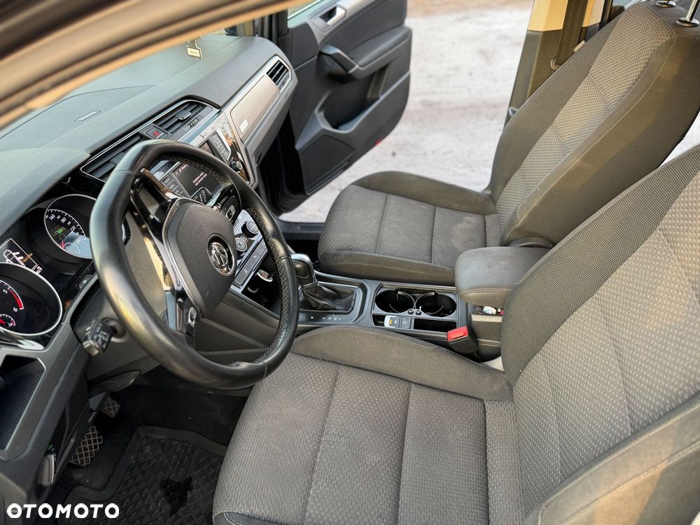 Volkswagen Touran - 6