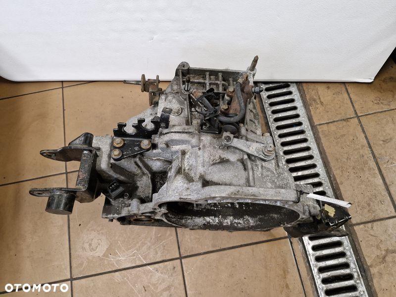 HYUNDAI TUCSON I 1 SPORTAGE II 2.0 B SKRZYNIA BIEGÓW MANUAL 5B L6J - 4