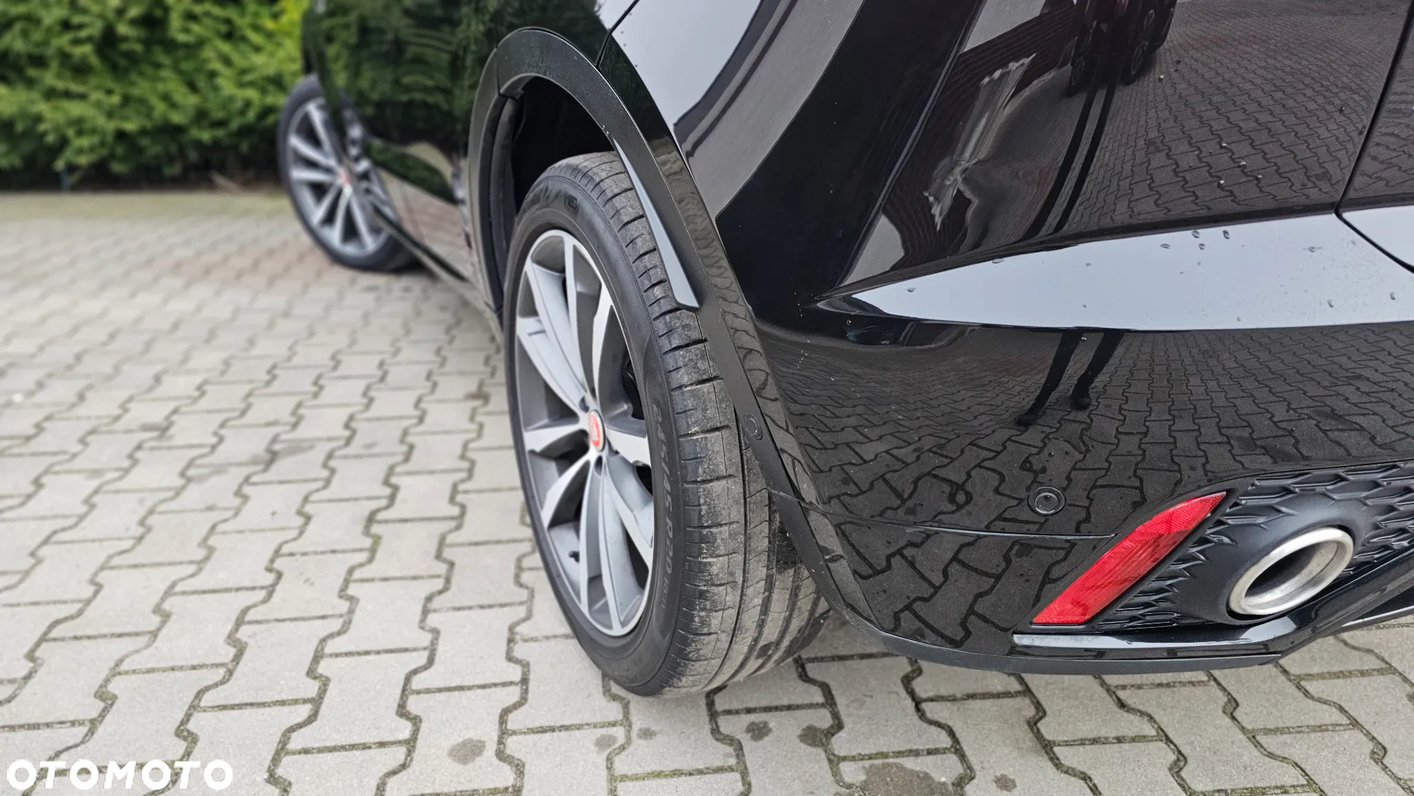 Jaguar E-Pace 2.0 i4D AWD R-Dynamic S - 29