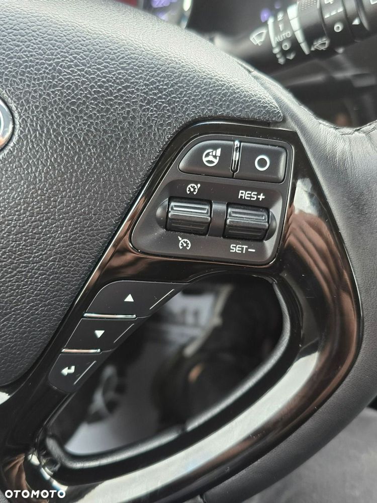 Kia Ceed - 31