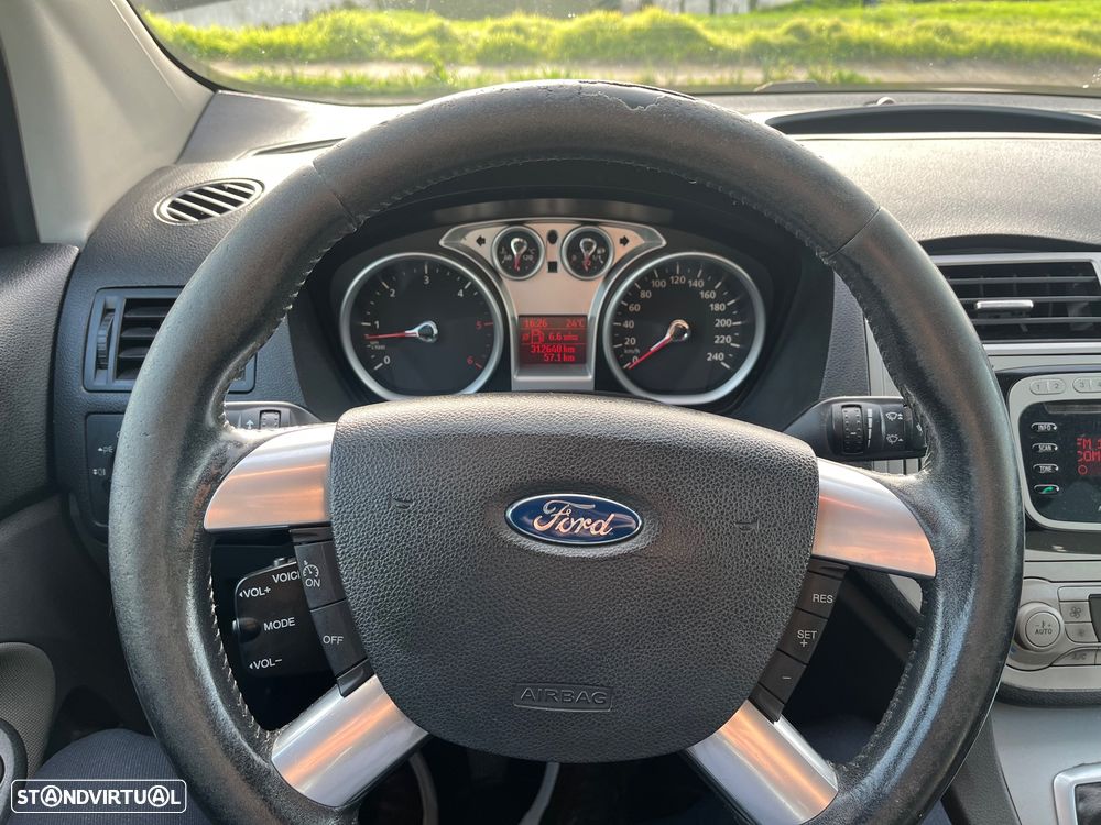 Ford Kuga 2.0 TDCi Titanium - 8