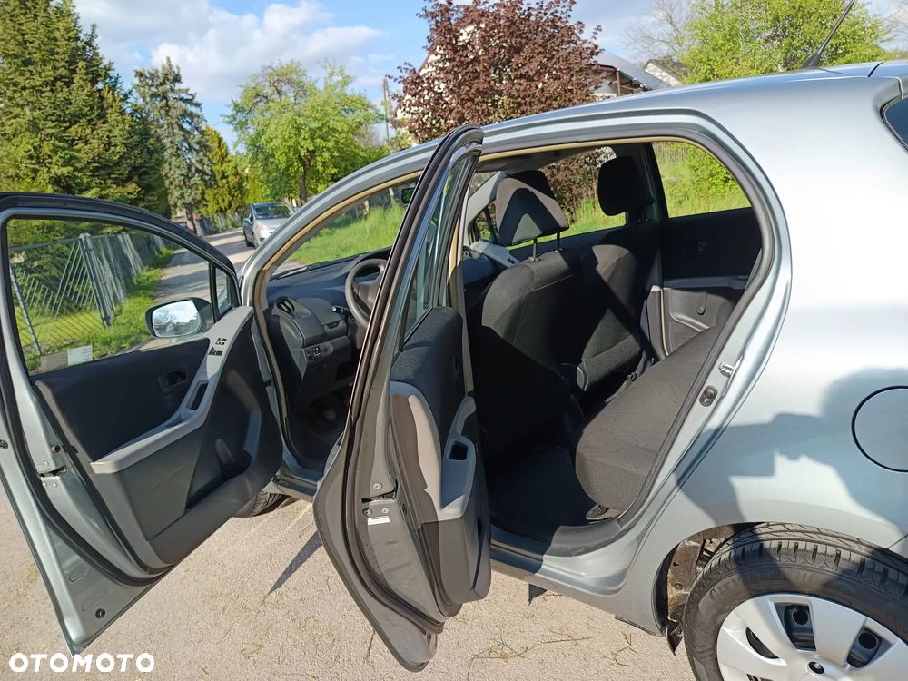 Toyota Yaris 1.33 Luna - 16