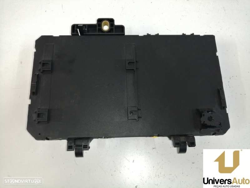 CAIXA RELÉS / FUSÍVEIS OPEL ASTRA H GTC 2006 -13222173 - 2