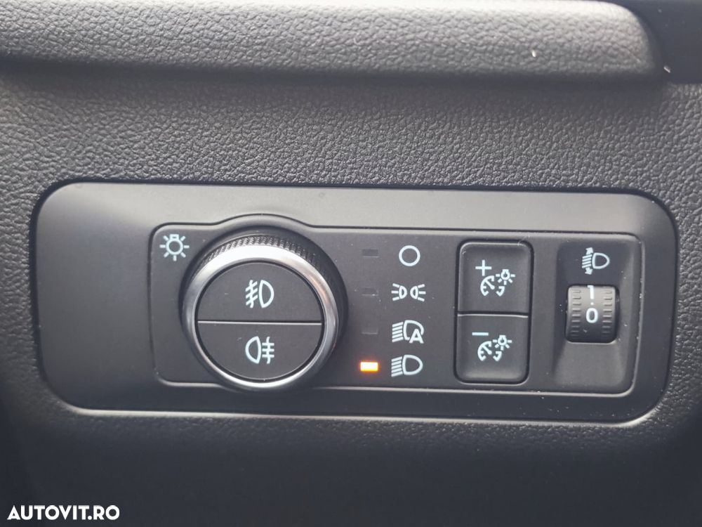 Ford Kuga 2.5 Duratec FHEV ST-LINE - 27