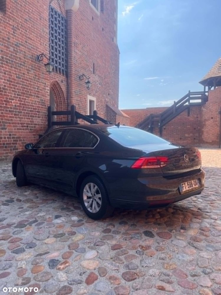 Volkswagen Passat 2.0 TDI SCR DSG Comfortline - 13