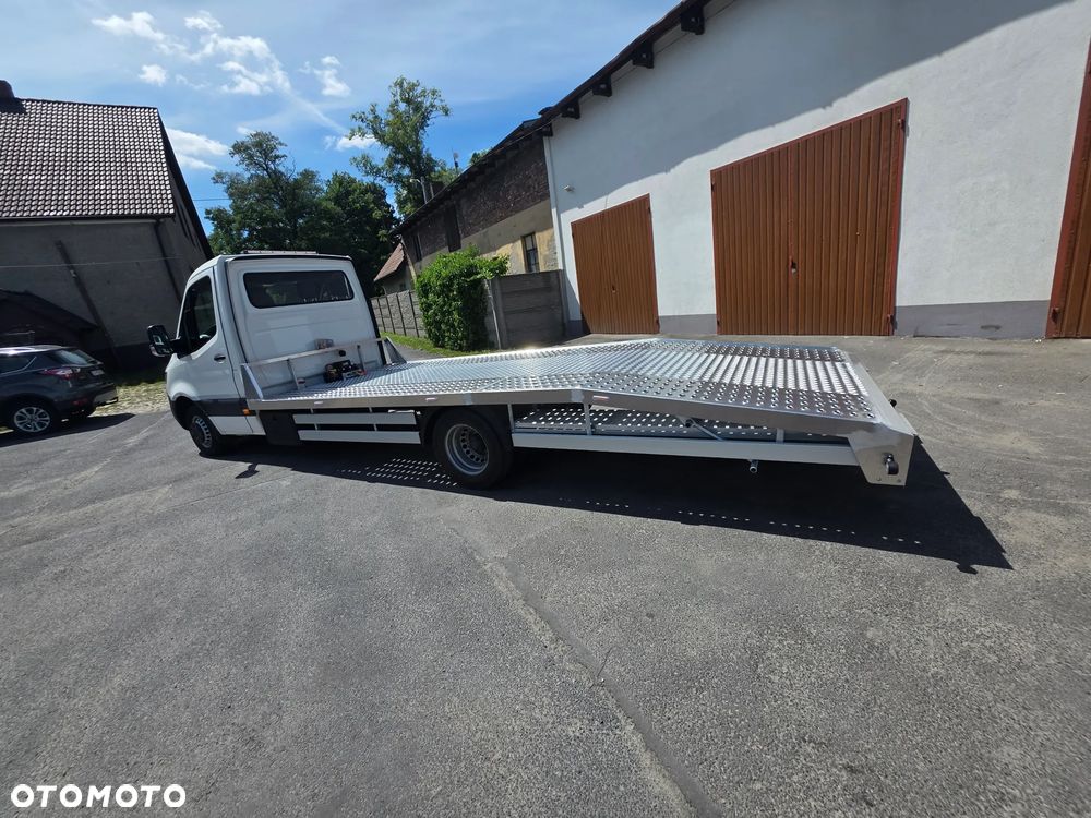 Mercedes-Benz Sprinter - 14
