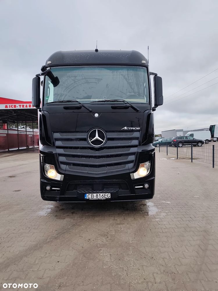 Mercedes-Benz Actros MP4 - 4