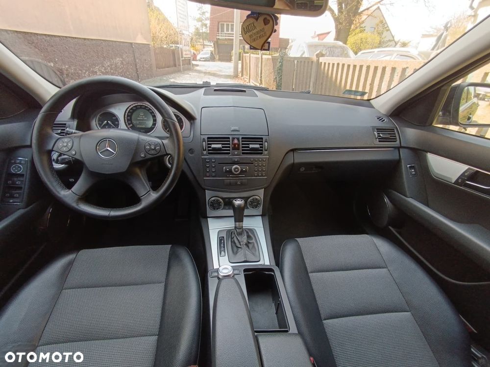 Mercedes-Benz Klasa C 220 CDI DPF Automatik Avantgarde - 25