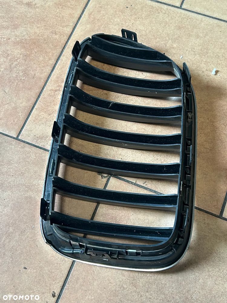 ATRAPA GRILL NERKA BMW F25 PRAWA 7210726 - 2