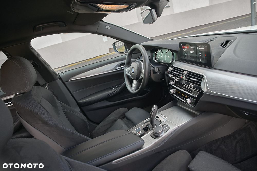 BMW Seria 5 520d xDrive M Sport sport - 31