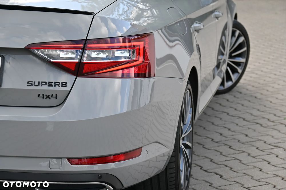 Skoda Superb 2.0 TDI 4x4 DSG Sportline - 19