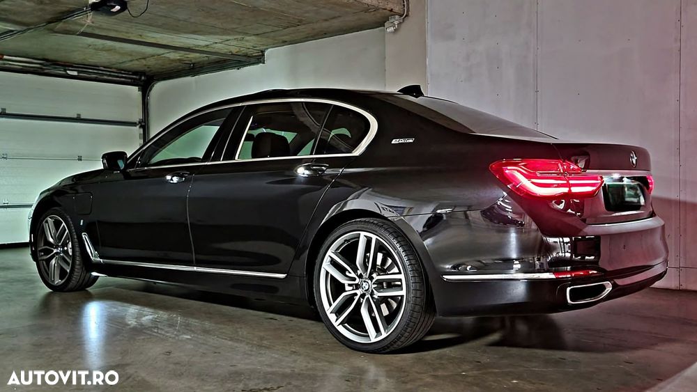 BMW Seria 7 740i - 16