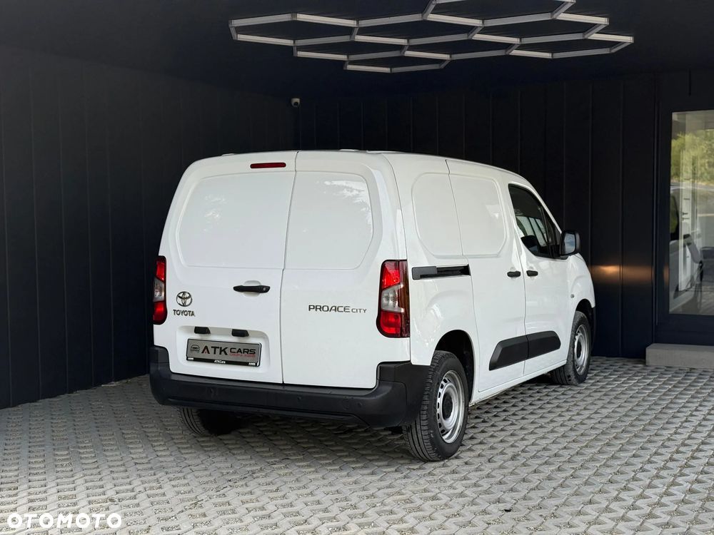 Toyota Proace City - 7