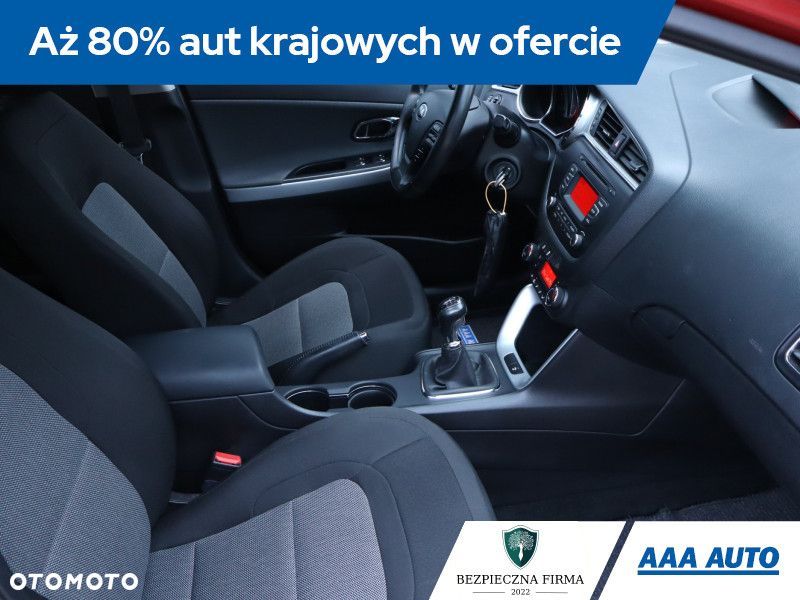 Kia Ceed - 11